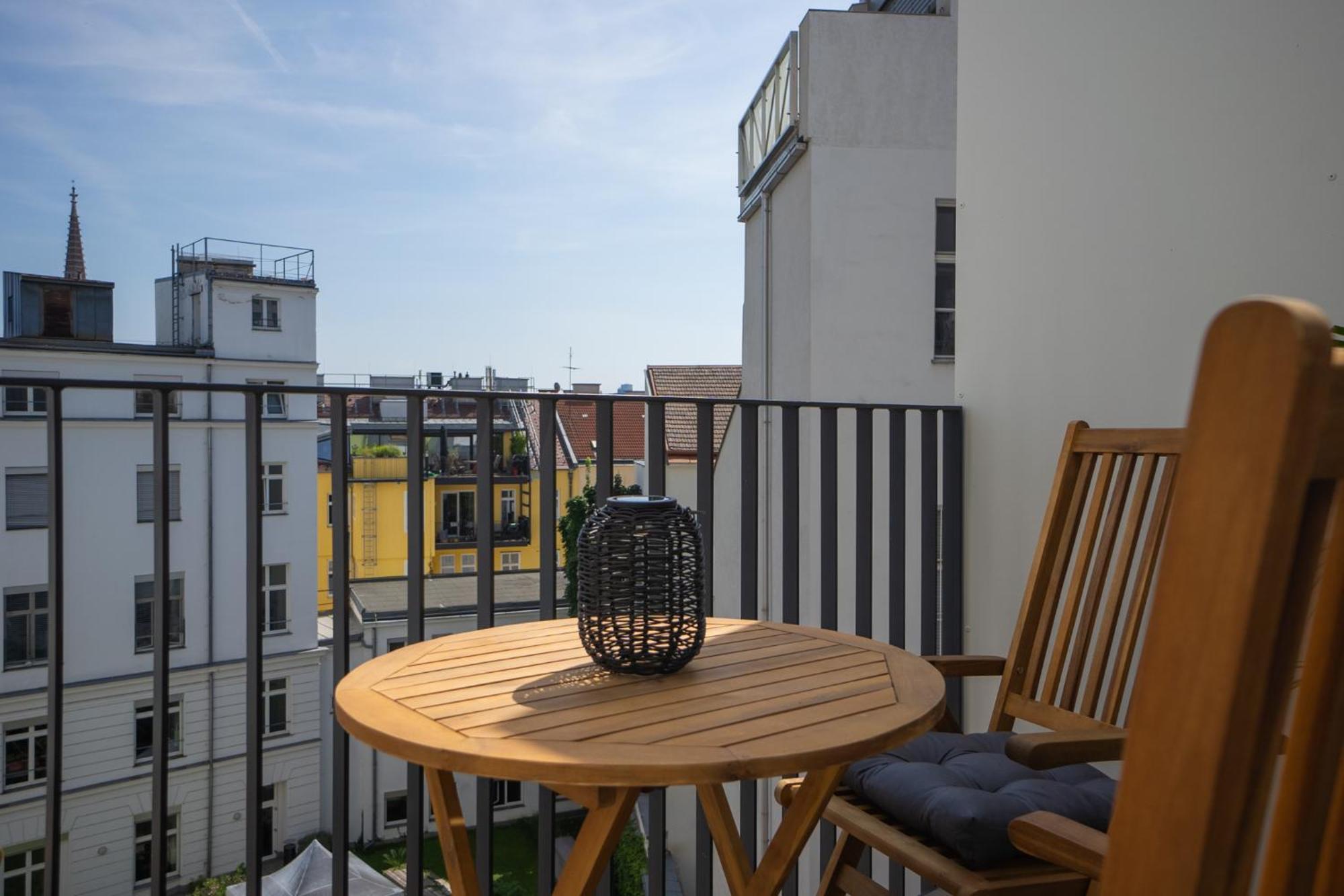 Bright Stylish Apartment With A Balcony In A Top Location Wien Exteriör bild