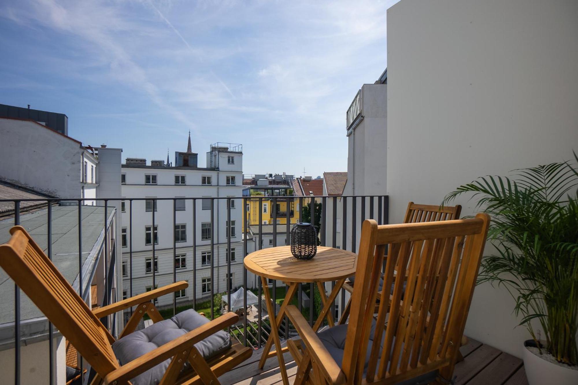 Bright Stylish Apartment With A Balcony In A Top Location Wien Exteriör bild
